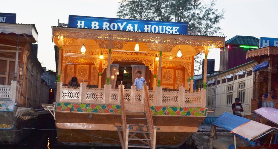 Royal House Houseboat, Srinagar 1